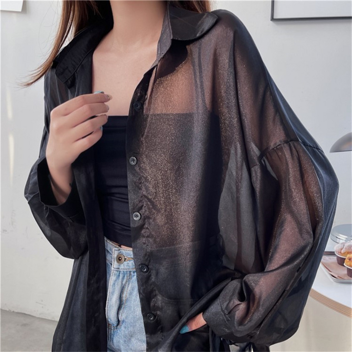 1枚でオシャレ見え♪透け感シャツで大人可愛いをゲット