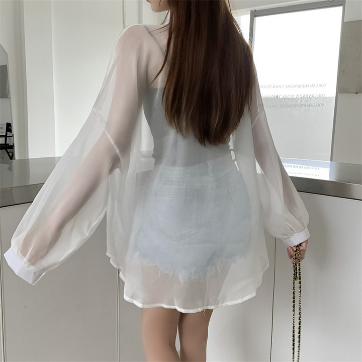 1枚でオシャレ見え♪透け感シャツで大人可愛いをゲット